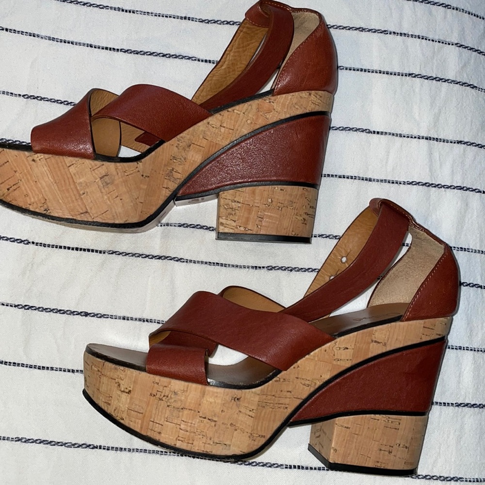 Chloe wedges